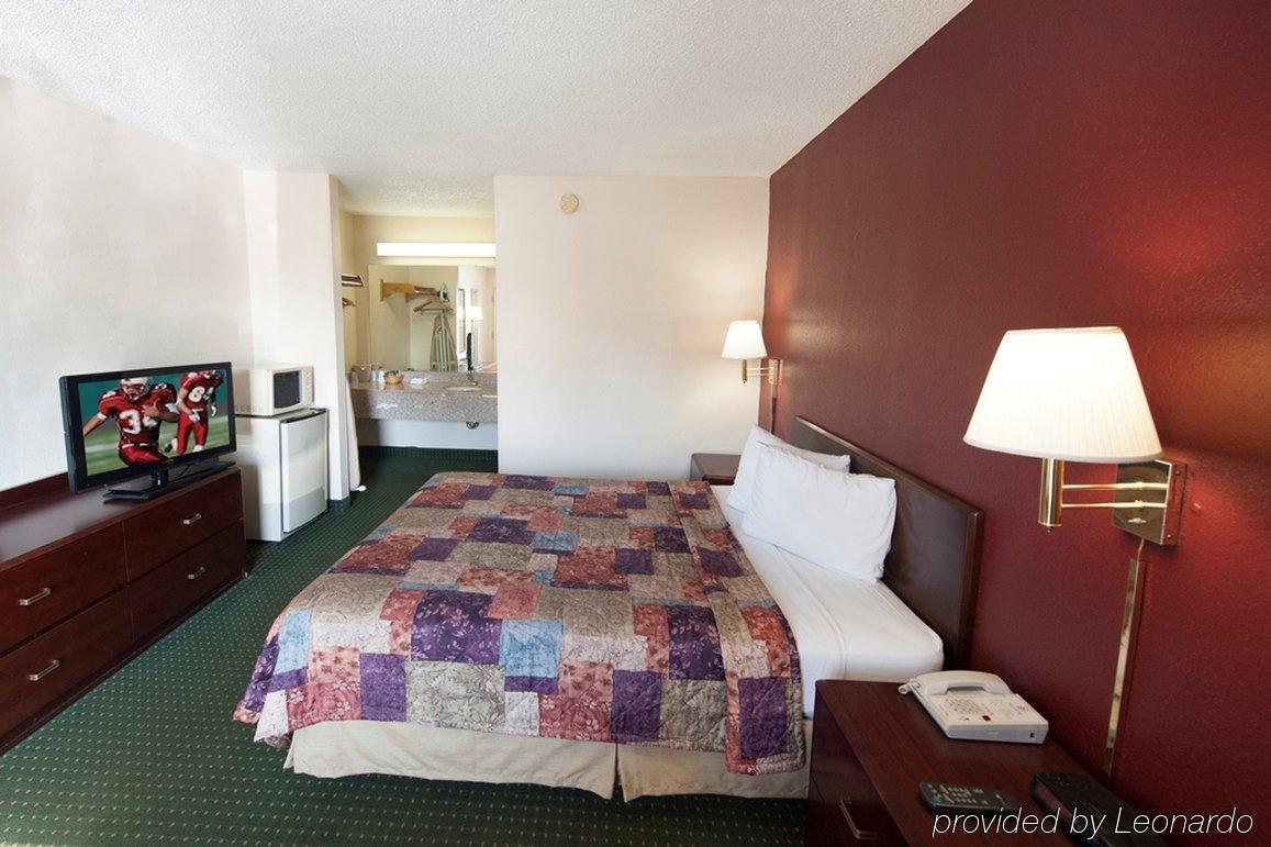 Red Roof Motel 2*